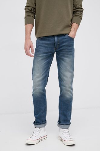 Wrangler jeansy Greensboro Smooth Dust 239.99PLN