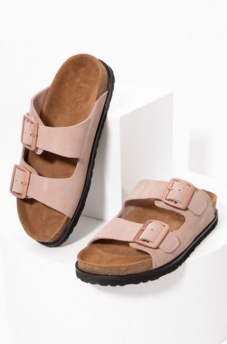 Answear Lab klapki zamszowe 219.99PLN